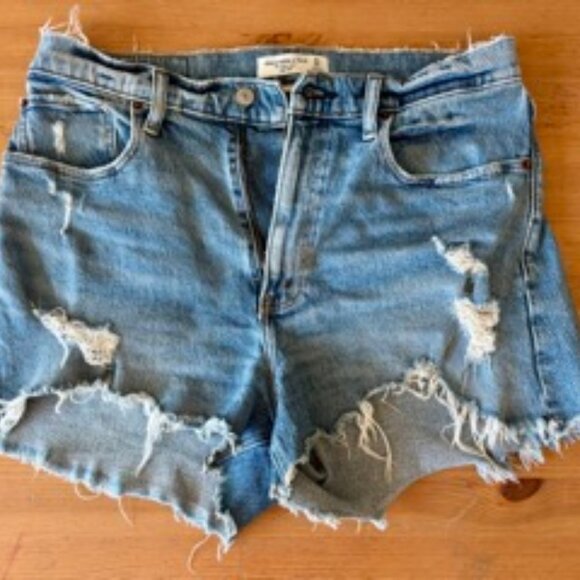 Abercrombie & Fitch Curve Love the Mom Shorts high rise 30/10 - Picture 4 of 4